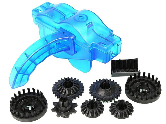 Tool for cleaning and lubricating the bicycle chai